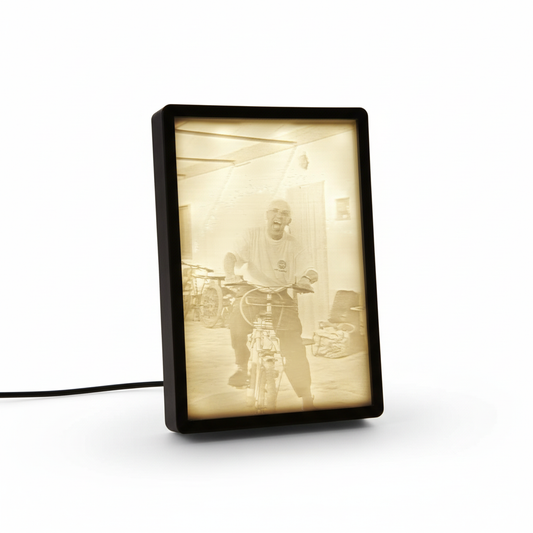 Moldura lithophane com pessoa visível - packshot